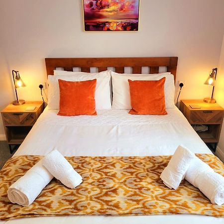 1 Merchants Gate - 2 Bedroom, City Apartment With Private Parking 约克 外观 照片