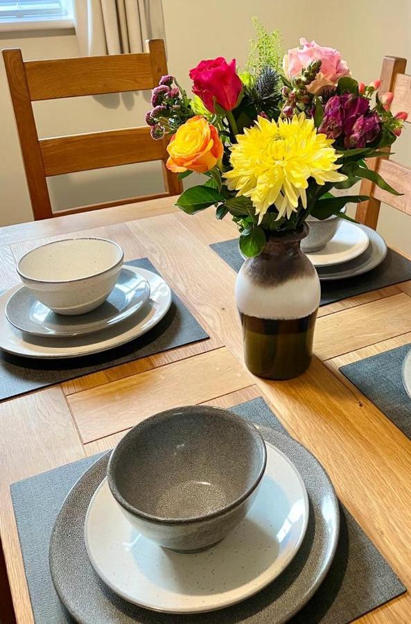 1 Merchants Gate - 2 Bedroom, City Apartment With Private Parking 约克 外观 照片