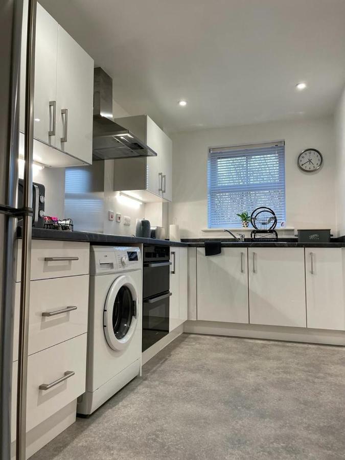 1 Merchants Gate - 2 Bedroom, City Apartment With Private Parking 约克 外观 照片