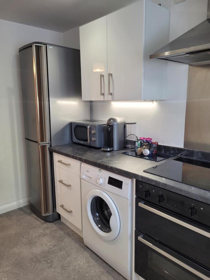1 Merchants Gate - 2 Bedroom, City Apartment With Private Parking 约克 外观 照片